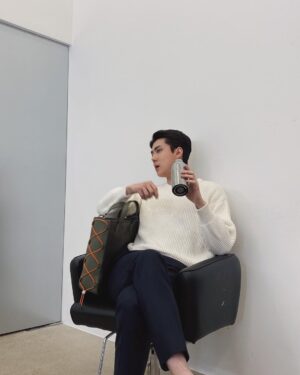 Sehun Instagram - @Dior @Mrkimjones #diorsacai #광고