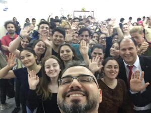Selçuk Aydemir Instagram - Ramazanda söyleşiye çağırıp su bile vermeden günü kapatan sevgili İTO Mesleki ve Teknik Anadolu Lisesi idarecileri, öğretmenleri ve öğrencileri zalımsınız...