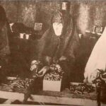 Selçuk Aydemir Instagram - Bir Türk dünyaya bedeldir. Atatürk Kastamonu’yu ziyaret etmişti.Kışlaya da uğramıştı.Koğuşları geziyordu. Bir koğuşta büyük bir levha yazılmış: -Bir Türk on düşmana bedeldir. Atatürk bunu görünce birdenbire durdu, yüzü değişti, gözleri daldı.Sonra sert bir sesle: -Hayır, hayır…. dedi bir Türk dünyaya bedeldir. Dünyaları verdiniz bize mekanınız Cennet olsun. #18martçanakkalezaferi Türk'ün düşmanına söylenmiş en güzel söz "..."Tarihi tekerrür diye tarif ediyorlar; Hiç ibret alınsaydı, tekerrür mü ederdi?" Safahat: Yedinci Kitap