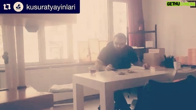 Selçuk Aydemir Instagram - Görev adamıyım bir o kadar daha imzalarım nedir yani? @aksakburak @kusuratyayinlari