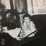 Selçuk Aydemir Instagram - 1982 - İstanbul Samatya musiki cemiyetinden arkadaşlarla 1.sanat yılımı kutlarken #tbt #kavalsembolik