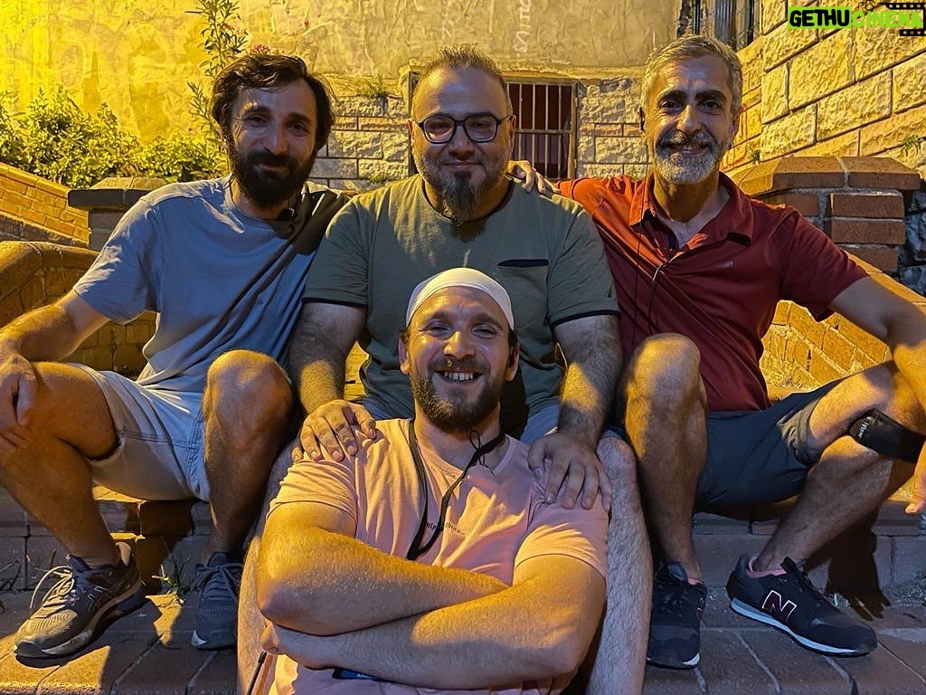Selçuk Aydemir Instagram - Sektörden Arkadaşlar Güven Bana görüntü departmanı, elinize sağlık @fatih_emanet @brkemanet ve @ferhatuzundag