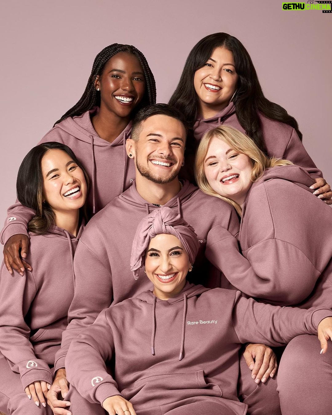 Selena Gomez Instagram - You guys, I know you love being cozy just as much as I do and I’m really excited to share my new limited-edition @rarebeauty Comfy Sweatsuit. You’re going to want to live in it. Shop it only at RareBeauty.com