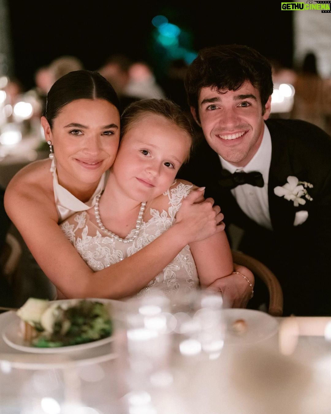 Selena Gomez Instagram - My chosen sister got to celebrate becoming mrs. Aaron Carpenter @connarfranklin @aaroncarpenter also thank you for having @rarebeauty : @josevilla