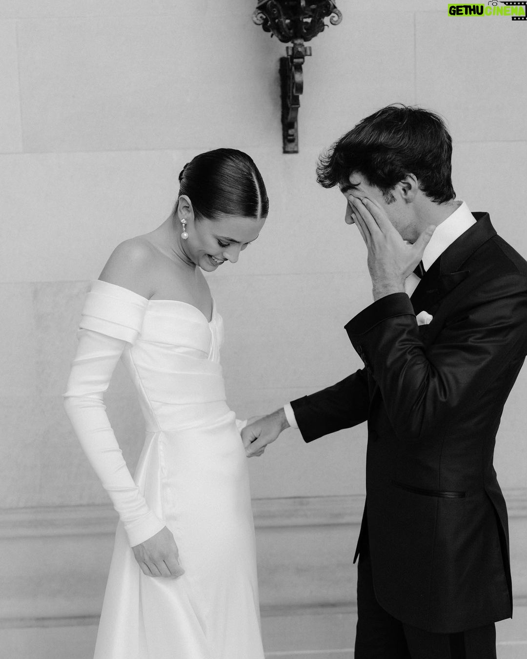 Selena Gomez Instagram - My chosen sister got to celebrate becoming mrs. Aaron Carpenter @connarfranklin @aaroncarpenter also thank you for having @rarebeauty : @josevilla