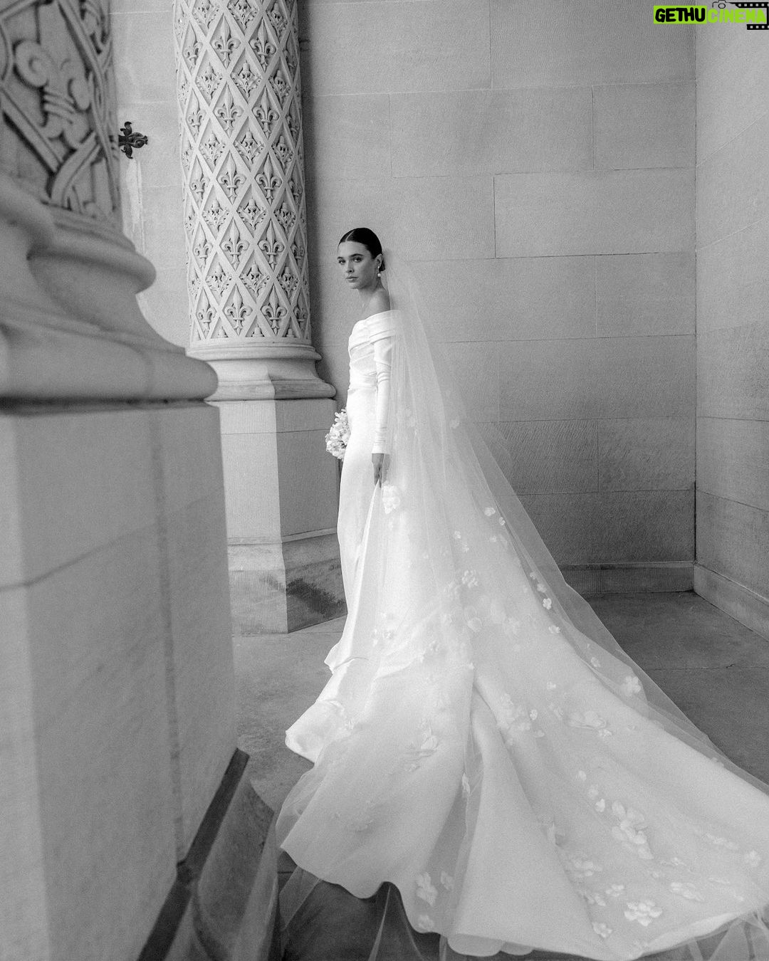 Selena Gomez Instagram - My chosen sister got to celebrate becoming mrs. Aaron Carpenter @connarfranklin @aaroncarpenter also thank you for having @rarebeauty : @josevilla