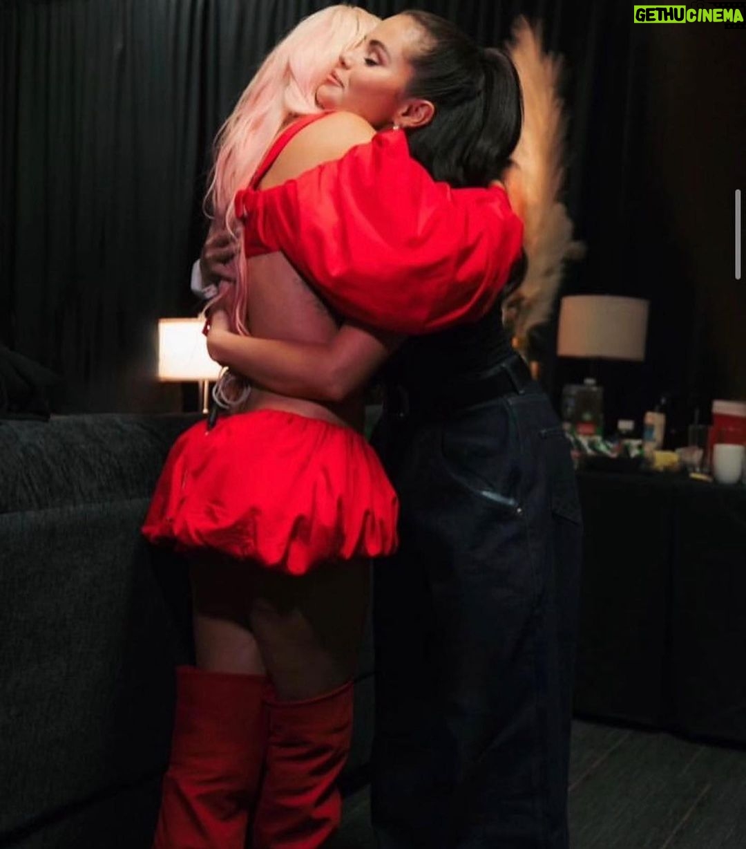 Selena Gomez Instagram - Sister from another mister @karolg