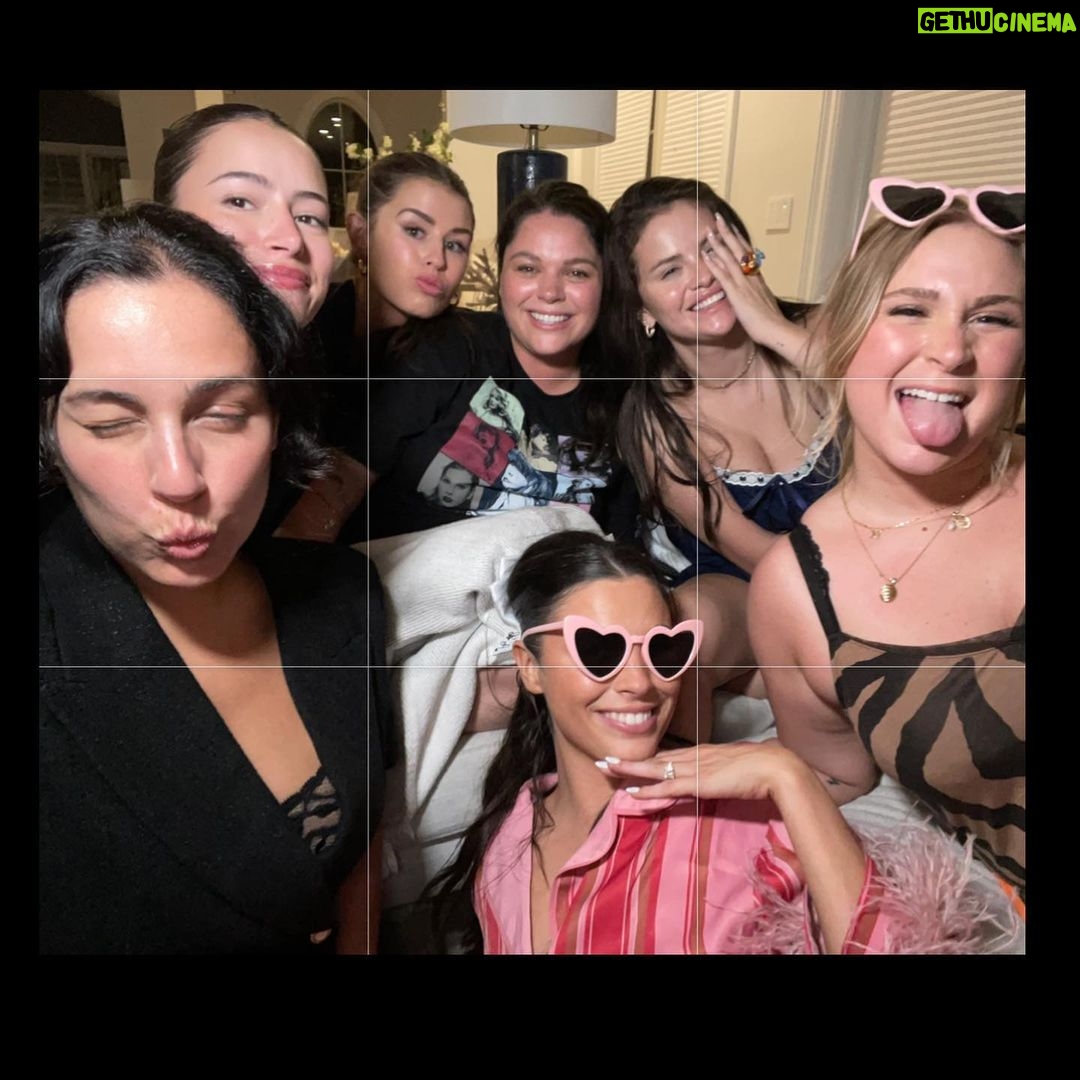 Selena Gomez Instagram - My sweet girl @connarfranklin I’m so proud to know you. So happy to spend a weekend celebrating the future with all these amazing women!