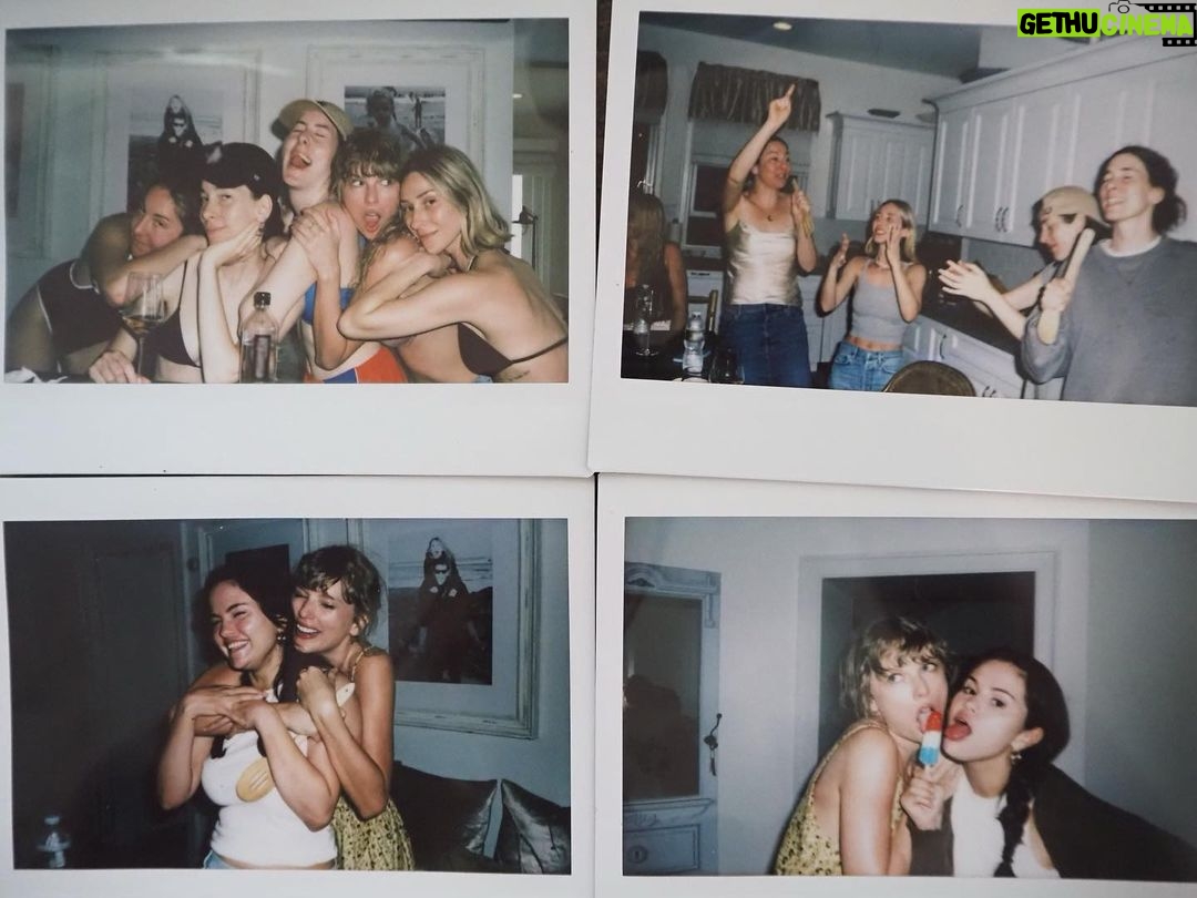 Selena Gomez Instagram - Sometimes you need to be around empowering, kind and kick ass gals. I needed that.