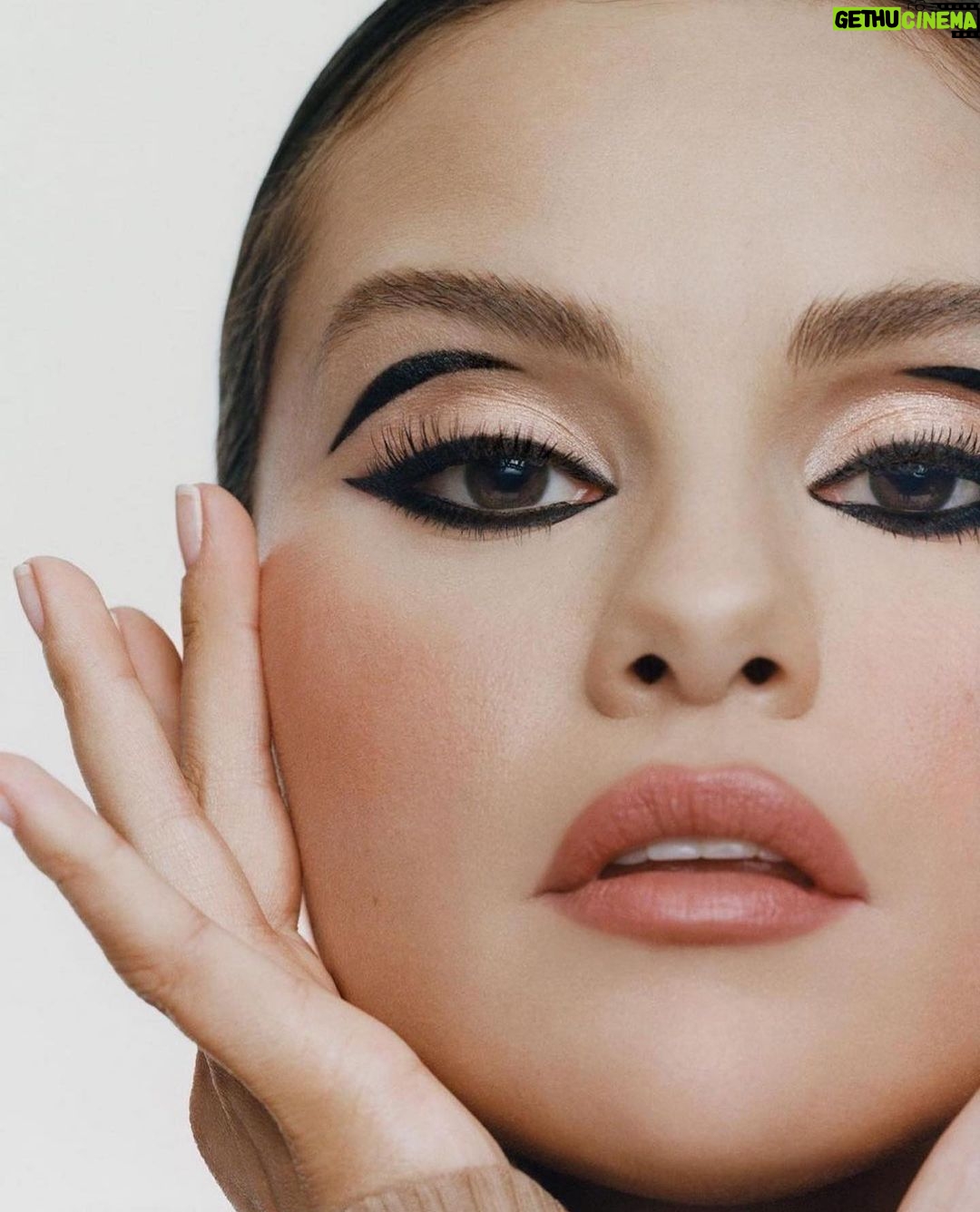 Selena Gomez and Benny Blanco are engaged! Singer flaunts her ring in a new  Instagram post - Entertainment News, image size:1080x1336