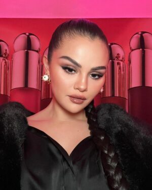 Selena Gomez Instagram - My @RareBeauty Soft Pinch Collection has arrived! 💗 I hope you all love my NEW Soft Pinch Tinted Lip Oil just as much as I do. 
 
The collection is now available only @Sephora and @SpaceNK.