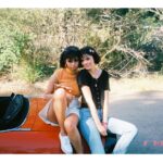 Selena Gomez Instagram - @connarfranklin remember when we thought we looked SO good with short hair…. 😒