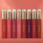 Selena Gomez Instagram - Meet my new @RareBeauty Soft Pinch Tinted Lip Oil. It’s not your traditional lip oil – it’s an innovative lip jelly that transforms into a lightweight oil giving your lips the perfect pinch of color and shine. I love how comfy it feels – it’s never sticky.     Available 3/30 at 12AM PT or shop it early only on the @Sephora app on 3/29 at 12AM PT.