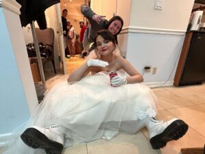 Selena Gomez Instagram - I have no caption. Just a regular day at work. @onlymurdershulu