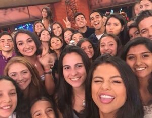 Selena Gomez Instagram - Wishing I could hug all 400 million of you 🤍