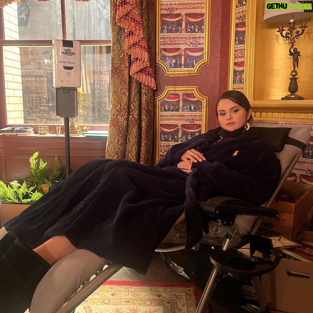 Selena Gomez Instagram - Theres nowhere like home on set! Only murders in the building finale is here! I hope you guys love it as much as we do!