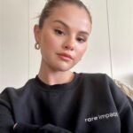 Selena Gomez Instagram - Living in my Rare Impact sweatshirt.❤️ Created in honor of Rare Impact by @RareBeauty’s “Your Words Matter” educational campaign to inspire and educate on the power and influence of your words. ​ 100% of net proceeds support the Rare Impact Fund – our commitment to giving young people access to the resources they need to support their mental health. Available for a limited time only on RareBeauty.com