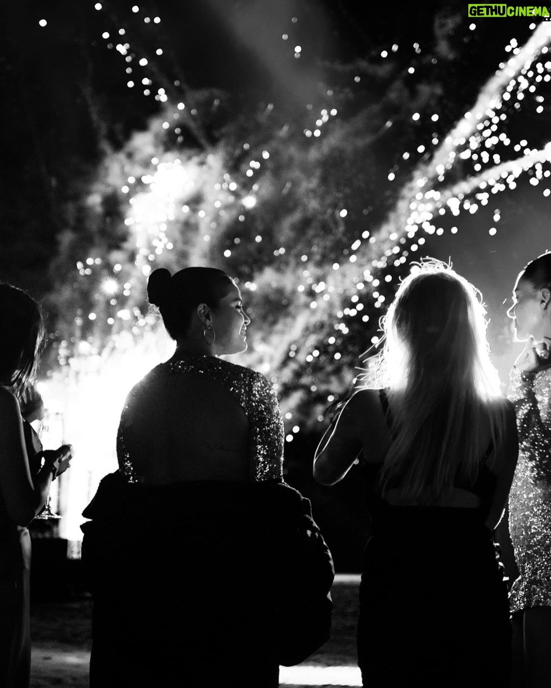 Selena Gomez Instagram - Happy New Years y’all! You have no idea how much I love you all and appreciate you!