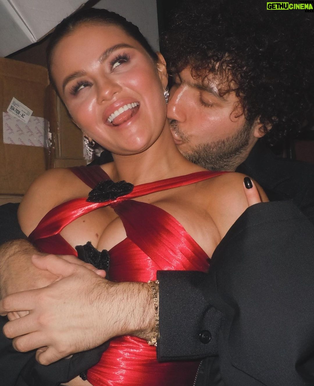 Selena Gomez Instagram - @erinwalshstyle @marissa.marino @tombachik @makeupbymelissam @giorgioarmani @bulgari thank you for such a wonderful evening. Honored to be there in such good company.