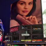 Selena Gomez Instagram – Hiiii Toronto 🫶 @sephoracanada Dundas Square