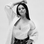 Selena Gomez Instagram - Thank you @wwd for honoring @rarebeauty and celebrating the real moments in beauty and wellness 🤍