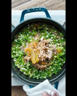 Seo Hwa-yi Instagram - 안녕하세요 내일 오전 11시!
매주 일요일 LF와 함께 ✅NEW PGM #화이식탁 👩‍🍳으로 인사드립니다!
#국민며느리 를 목표로👀 매주 일요일 쉽고 빠른 숏핑 레시피를 만나보세요!
획기적으로 쉬운 숏폼레시피로 제가 쓰는 냄비부터해서 요리까지 다 판매합니다!

이번달은 10일 11시 / 17일 11시 🕚 두번 만나요!!
✅첫 주자는 세계에서 가장 유명한 ⭐️ 주물냄비 #스타우브 와 파이렉스 계량컵 + 와카메어묵탕 전골이에요 ! ⭐️어묵탕은 #마켓컬리 에서 후기만 +999 !!! 
당연히 화이식탁에서 최저가!! 탕탕! 

많이 응원해주시고 재밌게 요리해요 +먹방까지!
모두 직접 제가 요리해 드리면서 소개할게요! 

매주 일요일마다 만나는 LF몰 쿡방 라이브쇼 런칭 ! 내일 아침 11시 첫방송 함께해요💛

마지막장은 오늘 제가 직접 요리한 #김치솥밥 !