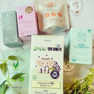 Seo Hwa-yi Instagram - ⠀⠀⠀⠀⠀⠀⠀⠀⠀⠀⠀⠀ 
👶🏻골드맘 with 안국건강 💛
한달간 먹어본 후기!!! (안써도 되는데 너무 좋아서 쓰는 후기!!)
한달은 먹어봐야 알쥬!? 뭐든 꾸준히 !!

루테인, 오메가는  원래 안국건강 아닌가요?
캡슐도 작아서 먹기 편해서 #내돈내산 해서 
나도 먹고 남편도 먹고 엄마도 보내드렸어요!💛

근데 #루테인츄 이거 완전 🍊내스타일!
진짜 맛있는 젤리!! (남편이 먹어보더니 여보 
이거 한봉지 다 먹어도 되지? 했다는 ㅋㅋ) 진짜 너무 맛있어요!
출산하고 내 몸까지 챙겨주는 @me_missyoon  최고야💛증말!!👍🏻

울 애기는 #코박사엘더베리 🫐 이제 먹이고 있어요!!! 
헤헤 맛도 있는지 춉춉💙

앞으로도 건강하게 행복하게 살게요💛
바쁜것도 좋지만 건강해야 행복해요!! 👍🏻

💌Thank you @aghealth_official @aghealth_kids @ahngookhealth  ⠀⠀⠀⠀⠀⠀⠀⠀⠀⠀⠀⠀ ⠀⠀⠀⠀⠀⠀⠀⠀⠀⠀⠀⠀