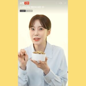 Seo Hwa-yi Instagram - ⠀⠀⠀⠀⠀⠀⠀⠀⠀⠀⠀⠀⠀⠀⠀⠀  
Cj제일제당 💛 햇반 🍚
한국인은 밥이죠!
👶🏻임신중에 방송하고 출산후에 또 만난 햇반!
실제로 저는 육아맘에 워킹맘이라 햇반없인 못사라요,,🍚
오늘 아침 점심도 햇반 💛
24시간내에 🕕 도정해 갓지은 밥맛을 느낄수 있다구요! 
햇반 +스팸한조각 말모💛

생각보다 너무 잘먹는다며 다들 놀라신 👍🏻
방송중 밥 세그릇 뚝딱!!
저 식품방송 환영이에요! 
먹방, 요리에 진심입니다!
매출도 👍🏻👍🏻👍🏻

⭐️수요일 오전 10시!!
햇반 박사시리즈 🥼로 찰떡캐미 우진님과 한번 더 돌아옵니다!
그땐 저도 변신할 예정이니 기대해 주세요!

다들 밥챙겨드세요 🍚🍚🍚

✅마지막은 지인이 닮았다며 보내준 #하정우먹방 ㅋㅋㅋ⠀⠀⠀⠀⠀⠀⠀⠀⠀⠀⠀⠀⠀⠀⠀⠀  ⠀⠀⠀⠀⠀⠀⠀⠀⠀⠀⠀⠀⠀⠀⠀⠀