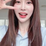 Seo Hwa-yi Instagram - ⠀⠀⠀⠀⠀⠀⠀⠀⠀⠀⠀⠀⠀⠀⠀⠀   히히 머리 긴사람이 붙임머리한 훅22👍🏻 틱톡에 완전 인기 많았던 #붙임머리후기 💛 출산 후 뭔가 처음으루 분위기전환 하고 싶어서 붙임머리 했어요!! 히히:) 고민 엄청 했는데 완전 대⭐️만⭐️족! 저는 머리 풀면 얼굴이 커보여서 방송때 거의 머리 묶고 하는데 , 진짜 말안하면 모를 정도루 자연스럽고 , 풍성해서 #여신머리 가능가능! 심지어 붙임머리하면 저런 땋기하면 어색한데 그냥 내 머리같이 스타일링도 가능 🥨 자고 일어나서 세수안해도 머리가 예쁘니까 다덜 화장한줄 알았다구,,, 여러분 머리가 이렇게 중요합니다!! 심지어 저 붙인거 보구 바로 예약해서 제 친한 동생은 바로 갔어요ㅋㅋ 여기 핑클시절부터 엊그제까지 #이효리 님두 다닌대서 갔는데, 사장님 고딩때부터 제가 다녔던 미용실이었음! ㅋㅋㅋ 심지어 #염색장인 이심,, 다들 머리색뭐냐구🙏🏻 붙임머리 하면 원래 불편하고 편두통왔었는데 ,🔥 머리도 진짜 하나도 안무겁고 예뻐서 저는 당분간 박제예정 ⭐️ 원장님 조만간 또 뵐게요! @zimohair ✅문의는 #홍대지모헤어 루 해주세요! #골드맘 보구 왔다하면 잘해주실거에요! 에센스도 주실거에요!!! ⠀⠀⠀⠀⠀⠀⠀⠀⠀⠀⠀⠀⠀⠀⠀⠀  ⠀⠀⠀⠀⠀⠀⠀⠀⠀⠀⠀⠀⠀⠀⠀⠀  ⠀⠀⠀⠀⠀⠀⠀⠀⠀⠀⠀⠀⠀⠀⠀⠀