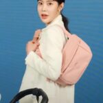 Seo Hwa-yi Instagram - 💜Bugaboo Experience Day 💜 📸오랜만에 올리는 방송영상! 처음 섭외가 들어왔을때 실제로 우리 아가 골드가 2대나 보유하고 있는 부가부 방송을 하게 되서 정말 기뻤구 , (골드야 고마워!)👶🏻 평소에 좋아하던 잼형 선배님과 첫 방송이어서 더 영광이었습니다 🙏🏻 거기에 PD님까지 꿀조합 🍯 스케일까지 어마어마 했쥬? ✨ 세상에 뛰어다니면서 자유롭게 방송했어요! ㅎㅎ 성공💜 서남매 첫 방송 성공적!! 광고, 홍보, 할인 하지 않아도 없어서 못사는 #부가부폭스5 ⭐️ 함께 할 수 있어서 영광이었습니다🙏🏻 정말 제 진심이 느껴지셨쥬? 엄마로 찐후기를 들려드릴수 있어서 행복했어요! 😁 곧 또 만나요! 믿고 맡겨주신 부가부코리아 관계자님들 @bugabookorea ✨ 함께하구 처음 케미인데 너무 잘맞는 잼형오라버니 @colossus188 ✨ 그리고 PD님 @0ssung0 ✨ 모든 스텝분들까지 감사합니다 🙏🏻 새로워진 부가부폭스5 유투브에도 올렸으니 #많관부 부탁드려요!