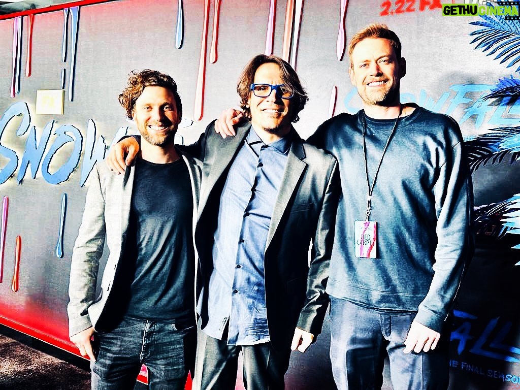 Sergio Peris-Mencheta Instagram - 8años ya cabalgando junto a estos dos sudacas maravillosos @andresbudnik y @liamscholey @visionentertainment Gracias por la paciencia y el cuidado. Vamos a por otros 8. Foto en el estreno de la sexta y última temporada de @snowfallfx Se acaba lo bueno. Comienza lo mejor. Academy Museum of Motion Pictures