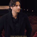 Sergio Peris-Mencheta Instagram - El proceso creativo de “Una noche sin luna” fue un trabajo largo de encuentros e intercambio para articular la pieza y lograr conjugar guión, interpretación y escenografía de forma que el mensaje se proyectase al unísono. La gira nacional de “Una sin noche sin luna” finalizó el pasado jueves en @tcalderon.valladolid con una última función en aforo completo y un coloquio sobre el proceso de creación. En unos meses, Federico García Lorca estará en los escenarios de latinoamerica. #unanochesinluna #teatro #federicogarcialorca #tcalderonvalladolid #lorca Teatro Calderón Valladolid
