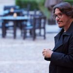 Sergio Peris-Mencheta Instagram - Hoy se estrena en @hbomaxes TRAITORS. Me estreno como presentador pero arropado por el EQUIPAZO de @gestmusic con @tinet_rubira a los mandos. Con la clarividencia de @niasanjuan y el apoyo moral de ese ángel que fue @alexnavarroruiz durante todo el periplo. Y con 18 jugones que lo dan todo. El Castillo de Sigüenza como telón de fondo, y muchas ganas de jugar. Ha sido de las mejores experiencias profesionales y me siento muy agradecido a @hbomaxes por confiar en mí para narrar y masterizar esta aventura. Y es que además lo que he podido ver ME ENCANTA. Si eres jugon@, no te lo pierdas. Son 8 episodios llenos de giros, 8 días de infarto, de risas, de mentiras, de sustos, de llantos, de sospechas, de manipulaciones. Vamos a por ello. Se hace de noche. Todo el mundo abre los ojos. Hagan juego.