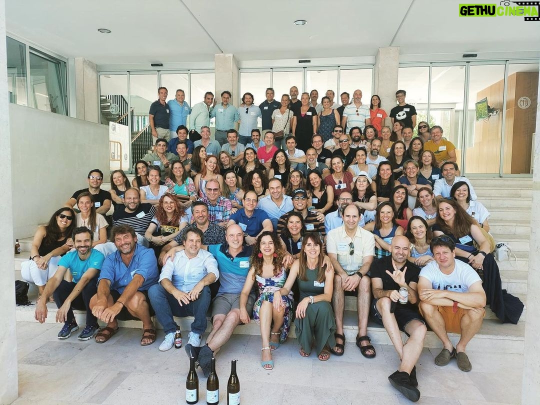 Sergio Peris-Mencheta Instagram - Reencuentro a 30 años del BAC… faltan much@s, pero no está nada mal. Gracias a l@s que seguís manteniendo estos encuentros cada 5 años. Día de flasbacks, de sorpresas, de reencuentros con otr@s y otros, y con el que uno fue hace no tanto y sin embargo mucho tiempo. Liceo Frances