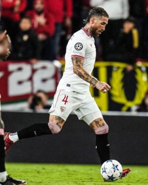 Sergio Ramos Instagram - Una derrota que duele, pero esto no acaba aquí. Quedan tres partidos y nos dejaremos el alma y el corazón.

A defeat that hurts, but it doesn't end here. There are three games left and we will play with our heart and soul.