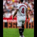 Sergio Ramos Instagram - Un punto de carácter y de convicción. Enormes equipo y afición, este es el camino para crecer, @sevillafc. Especial volver a encontrarte, @realmadrid. A point earned through character and conviction. Huge performance from the team and the fans. This is the way to grow. Special to see you again, #RealMadrid. #VamosMiSevilla ⚪️🔴