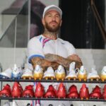 Sergio Ramos Instagram - Excited to continue this journey together for four more years. @mizunofootballofficial 👟⚽️