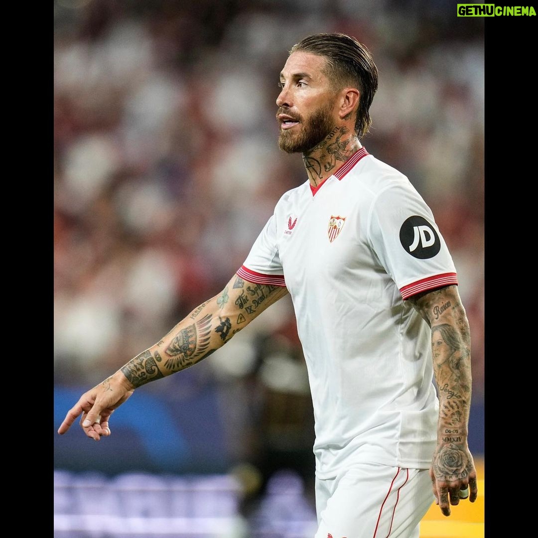 Sergio Ramos Instagram - Queríamos más, pero nos quedamos con un punto. A seguir trabajando y ya pensando en el sábado. ¡Gracias por el ambiente espectacular! We wanted more, but we take a point. Now to keep working and set our minds on Saturday. Thanks for the spectacular atmosphere! Estadio Ramon Sanchez Pizjuan