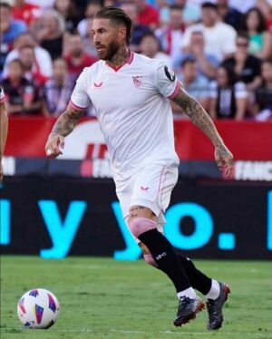 Sergio Ramos Instagram - Volver a casa sabe mejor con victoria y portería a cero. Ha sido increíble sentir el calor del Ramón Sánchez-Pizjuán 6.595 días después. ¡Seguimos! 

Returning home tastes better with a win and a clean sheet. It's been amazing to feel the support of the Ramón Sánchez-Pizjuán 6,595 days later. Let's keep going! 

@sevillafc ⚪️🔴