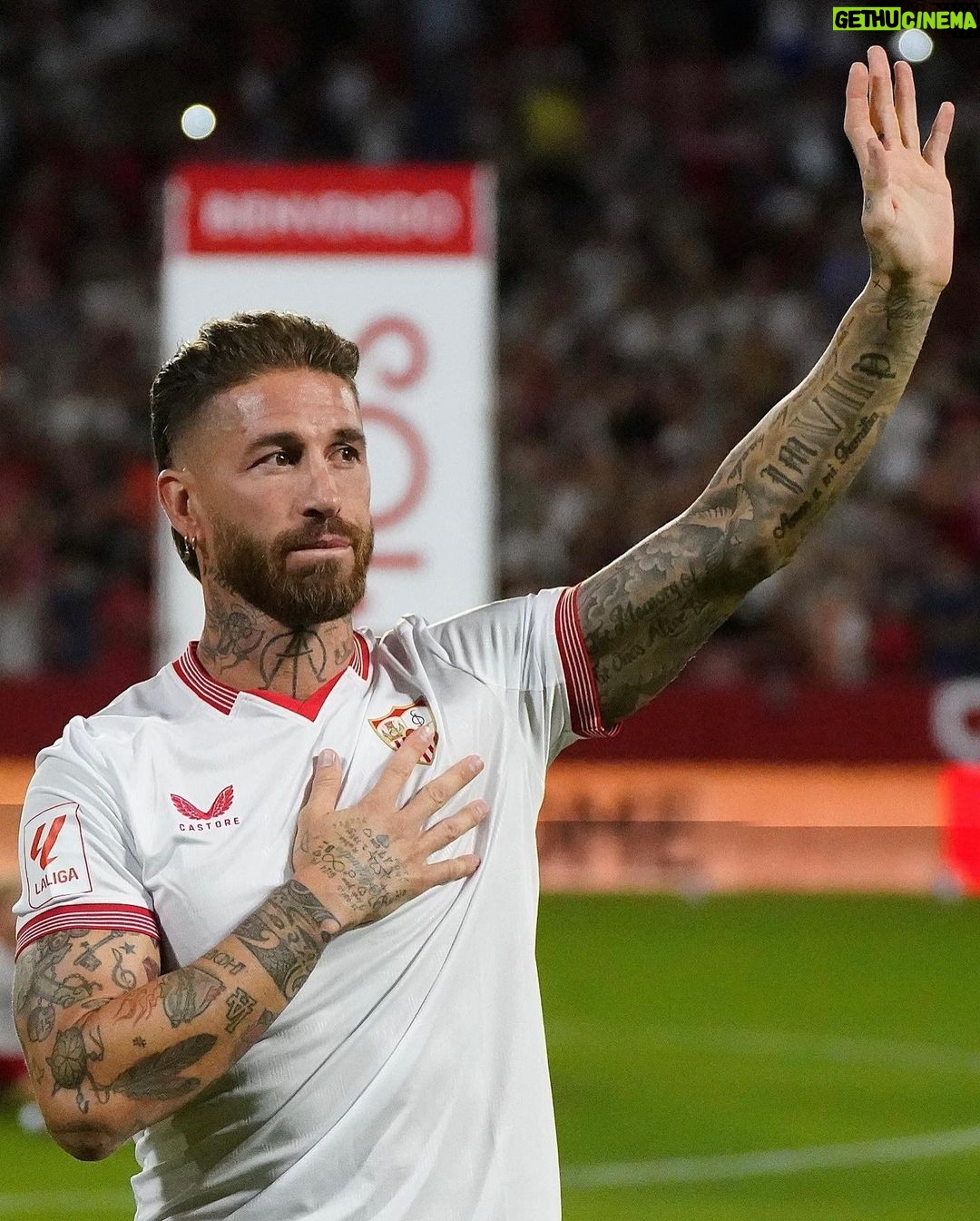 Sergio Ramos Instagram - Feliz y emocionado. @sevillafc ⚪️🔴