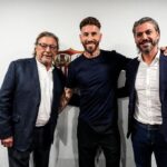 Sergio Ramos Instagram - Espero que os llegue un pedacito de la felicidad que siento, porque es la forma más sincera que encuentro de daros las gracias. @sevillafc