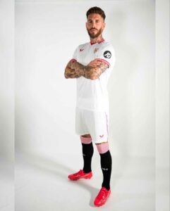 Sergio Ramos Instagram - Me faltan las palabras y me sobran las emociones. @sevillafc