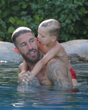Sergio Ramos Instagram - 11 años desde que empezamos este maravilloso camino juntos y toda la vida por delante para seguir disfrutando. Gracias por elegir darme la mano todos los días, por formar juntos esta maravillosa familia y por hacer de cada momento algo único. Te quiero. R’n’R ❤️🖤

11 years since we started this wonderful journey together and a lifetime ahead to enjoy. Thank you for choosing to hold my hand every day, for building this wonderful family together and for making every moment unique. I love you. R'n'R ❤️🖤