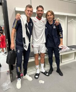 Sergio Ramos Instagram - Qué bueno veros, @toni.kr8s y @lukamodric10. Good to see you, my brothers. 🍷🍷🍷