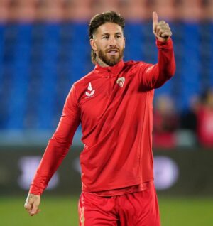 Sergio Ramos Instagram - Una victoria de EQUIPO para seguir en la Copa del Rey y ojalá para que sirva de punto de inflexión de un camino mejor. 
Contento por contribuir con un gol 🍳.

A TEAM win to progress in the Copa del Rey and hopefully a starting point in the right direction.
Happy to contribute with a goal 🍳.

¡Vamos, Sevilla!