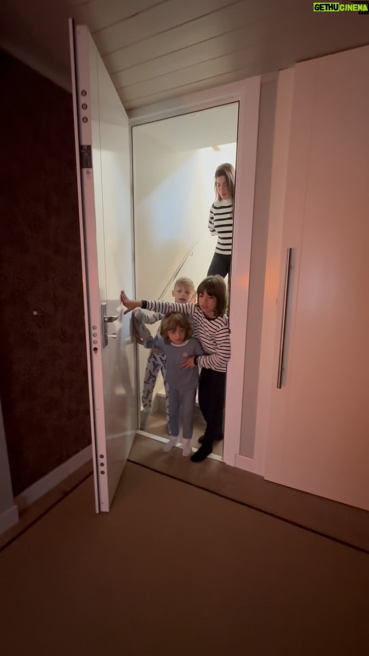 Sergio Ramos Instagram - La magia de los Reyes Magos 👑👑👑, la ilusión de los niños. 💫