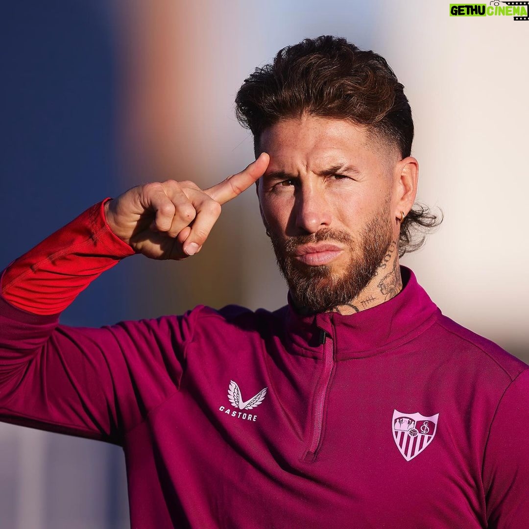 Sergio Ramos Instagram - 🫡 Listo para el último partido del año. // Ready for the last match of the year. 🫡