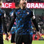 Sergio Ramos Instagram - Una victoria necesaria, trabajada y merecida. Contento por ayudar con otro gol 🍳. El camino es este. ¡Vamos, @sevillafc! ⚪️🔴 A necessary, hard-fought and well-deserved win. Happy to help with another goal 🍳. This is the way to go. Onwards, Sevilla! ⚪️🔴