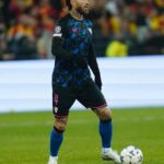 Sergio Ramos Instagram - Una noche muy dura, porque nos despedimos de Europa, pero nos vamos con la cabeza alta y nos podemos mirar a los ojos. Nos quedan la Liga y la Copa; nos quedan nuestro orgullo y el escudo en el pecho. No hacen falta más argumentos. A very tough night, because we say goodbye to Europe, but we leave with our heads held high and we can look ourselves in the eye. We still have the League and the Cup; we still have our pride and the badge on our chest. No more arguments are needed. @sevillafc