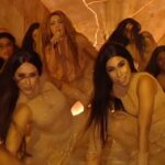 Shakira Instagram - There’s a She Wolf at the #VMAs – and she’s our VIDEO VANGUARD 🫶🫶🫶 @shakira
